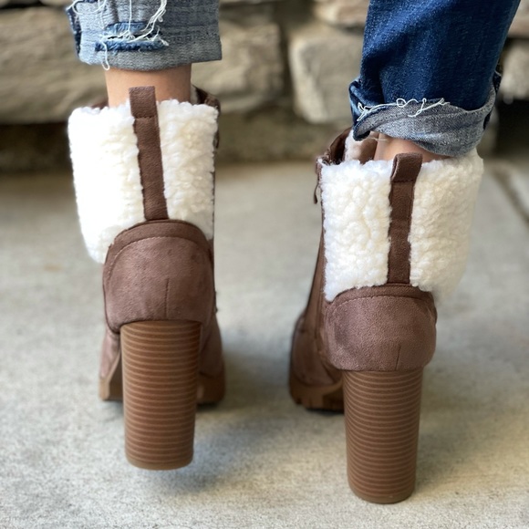 Tan Sherpa lace up chunky lug sole booties - Picture 4 of 5